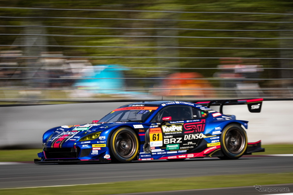 GT300クラス3位の#61 SUBARU BRZ R&D SPORT(井口卓人/山内英輝)《写真撮影 益田和久》