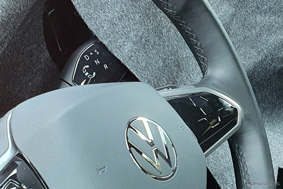 VW パサート 次期型プロトタイプのインテリア（スクープ写真）《APOLLO NEWS SERVICE》
