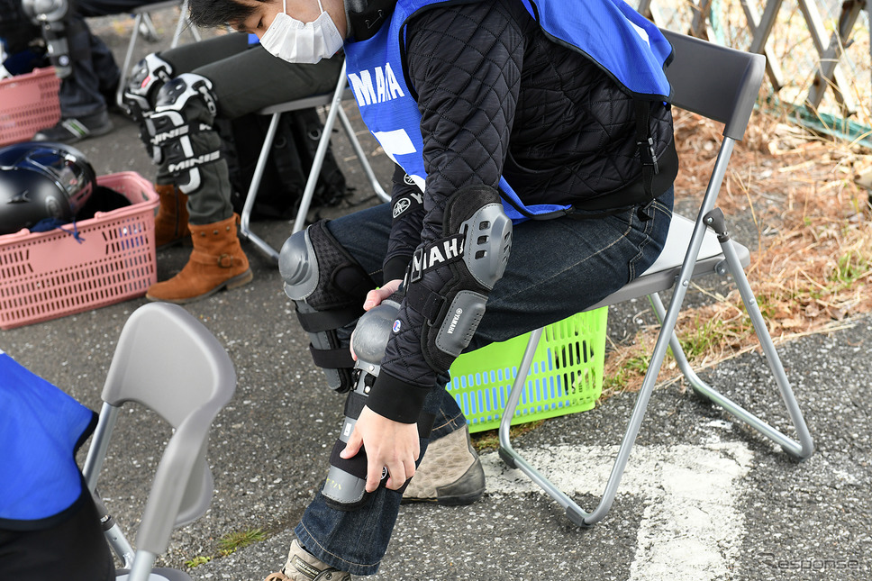 ヘルメットやプロテクターもすべて借りることができる《写真撮影 中野英幸》