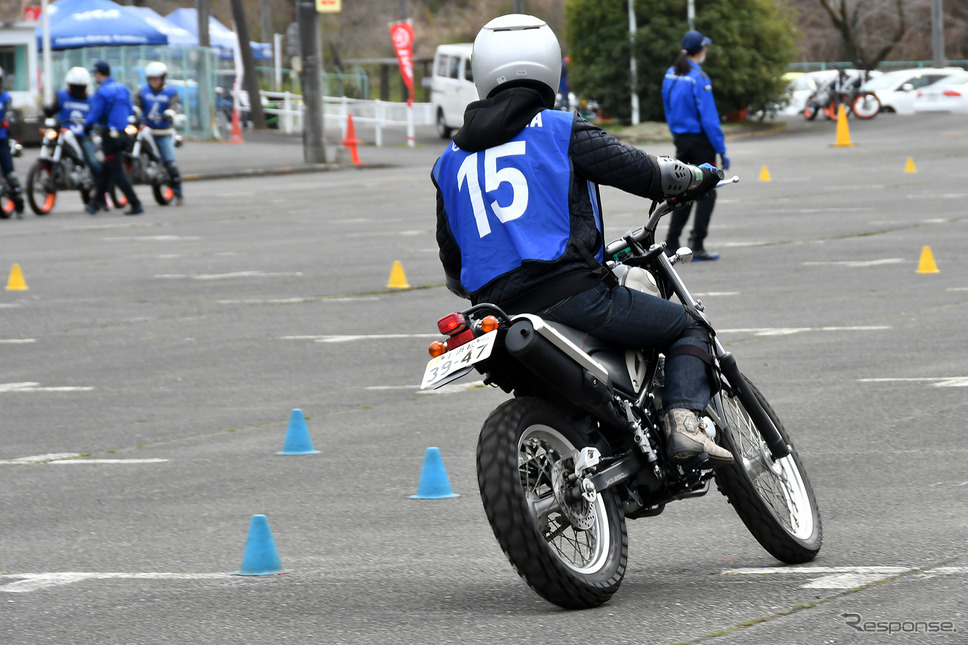 YRA 大人のバイクレッスン《写真撮影 中野英幸》