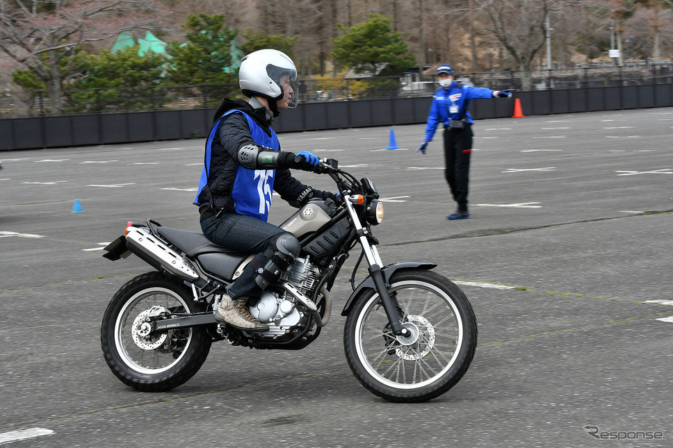 YRA 大人のバイクレッスン《写真撮影 中野英幸》
