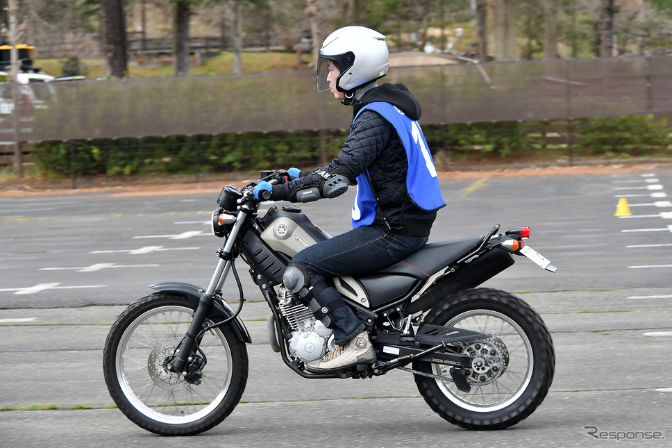YRA 大人のバイクレッスン《写真撮影 中野英幸》
