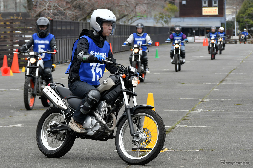 YRA 大人のバイクレッスン《写真撮影 中野英幸》