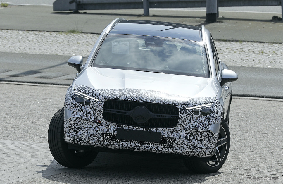 メルセデスベンツ GLC 次期型プロトタイプ(スクープ写真)《APOLLO NEWS SERVICE》
