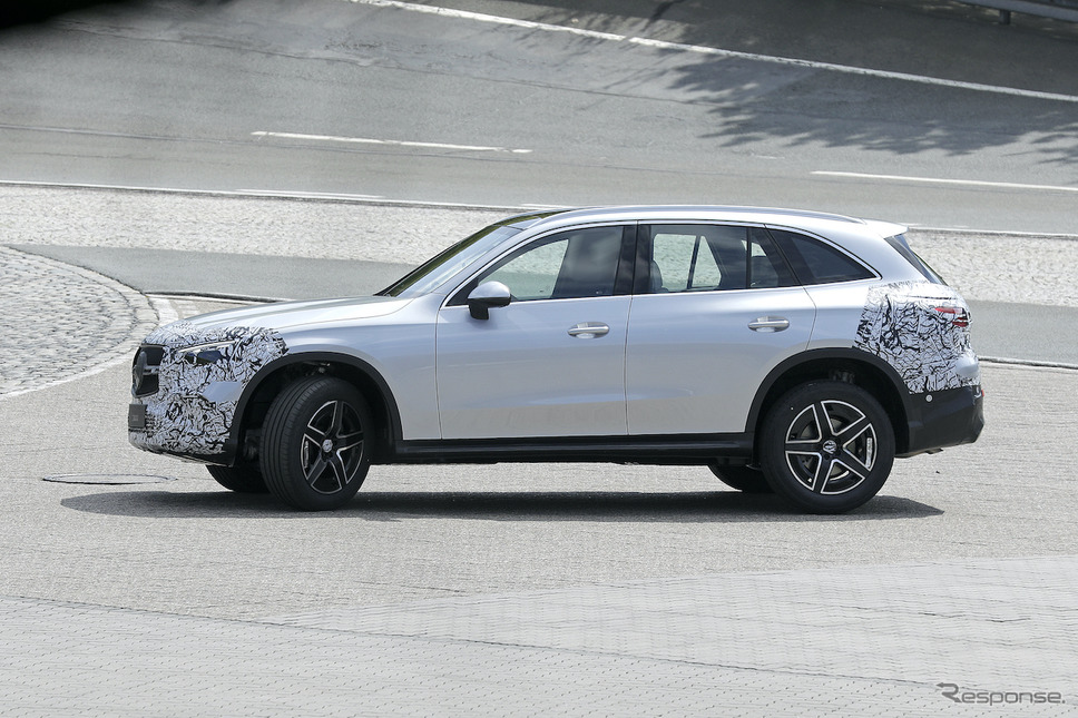 メルセデスベンツ GLC 次期型プロトタイプ(スクープ写真)《APOLLO NEWS SERVICE》