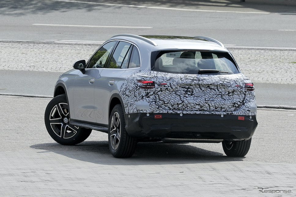 メルセデスベンツ GLC 次期型プロトタイプ(スクープ写真)《APOLLO NEWS SERVICE》