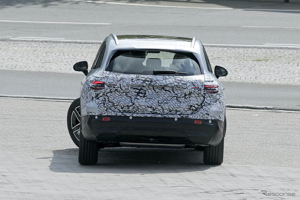 メルセデスベンツ GLC 次期型プロトタイプ(スクープ写真)《APOLLO NEWS SERVICE》