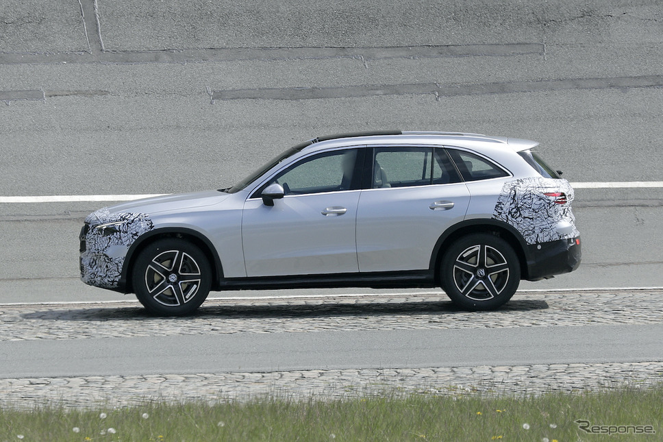 メルセデスベンツ GLC 次期型プロトタイプ(スクープ写真)《APOLLO NEWS SERVICE》