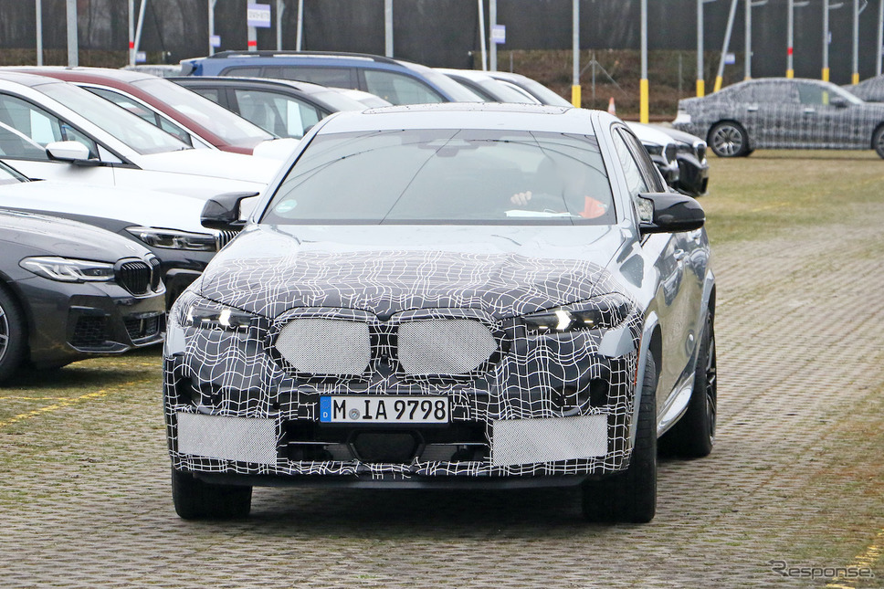 BMW X6M 改良新型プロトタイプ(スクープ写真)《APOLLO NEWS SERVICE》