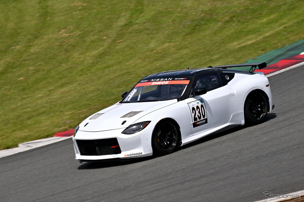 スーパー耐久公式テスト:日産Z《写真撮影 雪岡直樹》