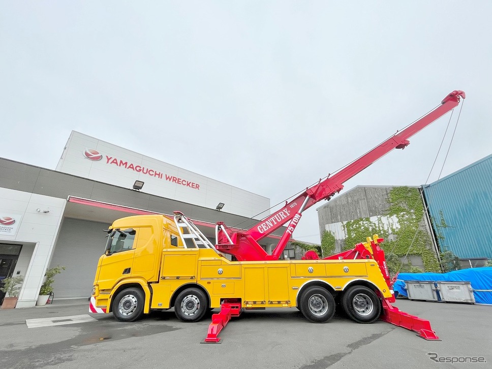 センチュリー1075/ニーブーム型 75トンレッカー車《写真提供 ヤマグチレッカー》