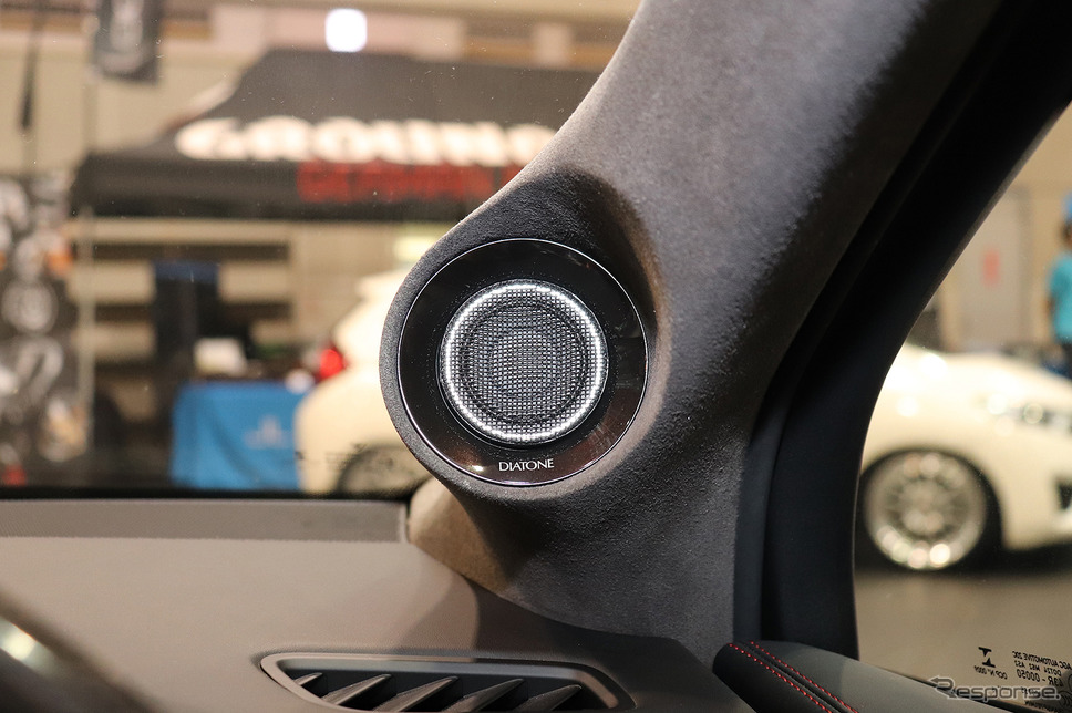 フロント2ウェイスピーカーを搭載したオーディオカーの一例(製作ショップ:アンティフォン<石川県>)。Photo by 太田祥三