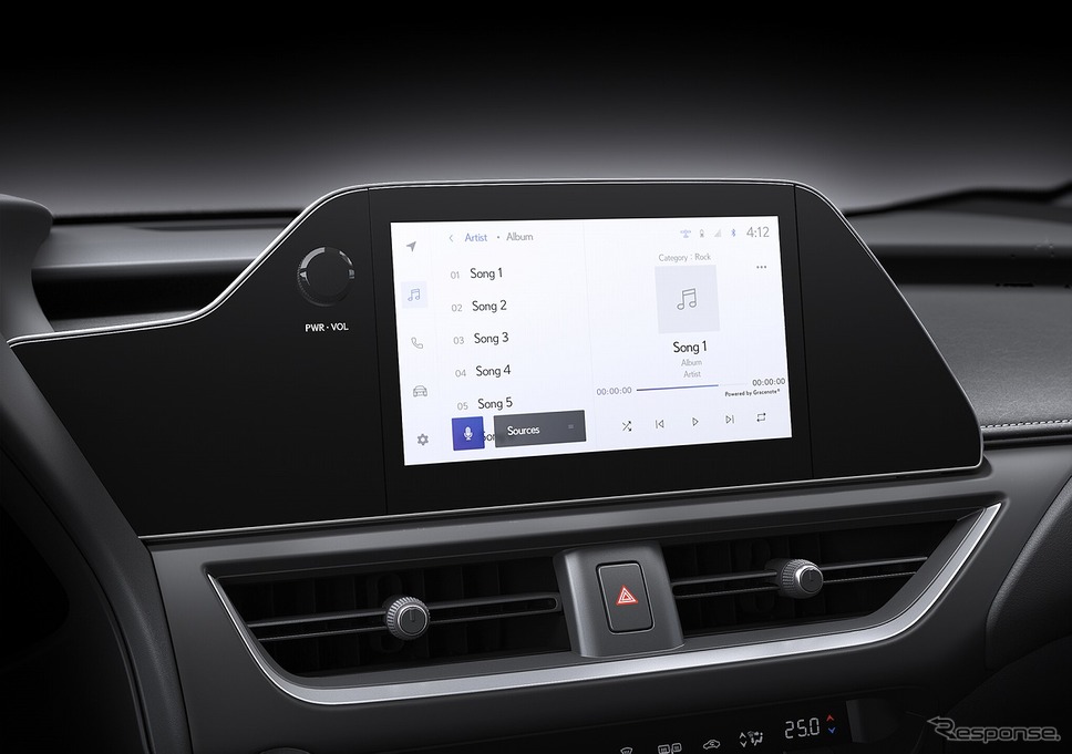 レクサス UX 8インチタッチディスプレイ(プロトタイプ)《写真提供 トヨタ自動車》