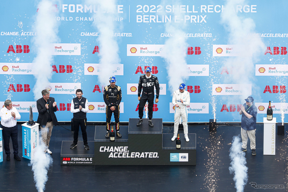 スピードとエネルギー使用量をベストにバランスした3人《画像提供 Formula E》