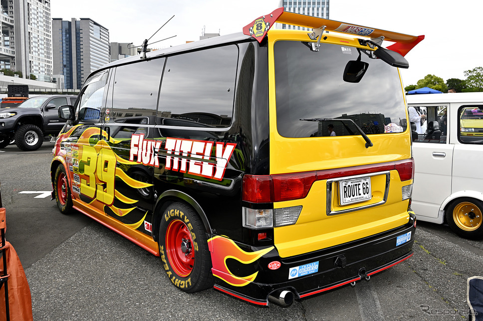 個性的な装いアメリカンワンボックスが面白い!…34th MOONEYES Street Car Nationals写真撮影:雪岡直樹