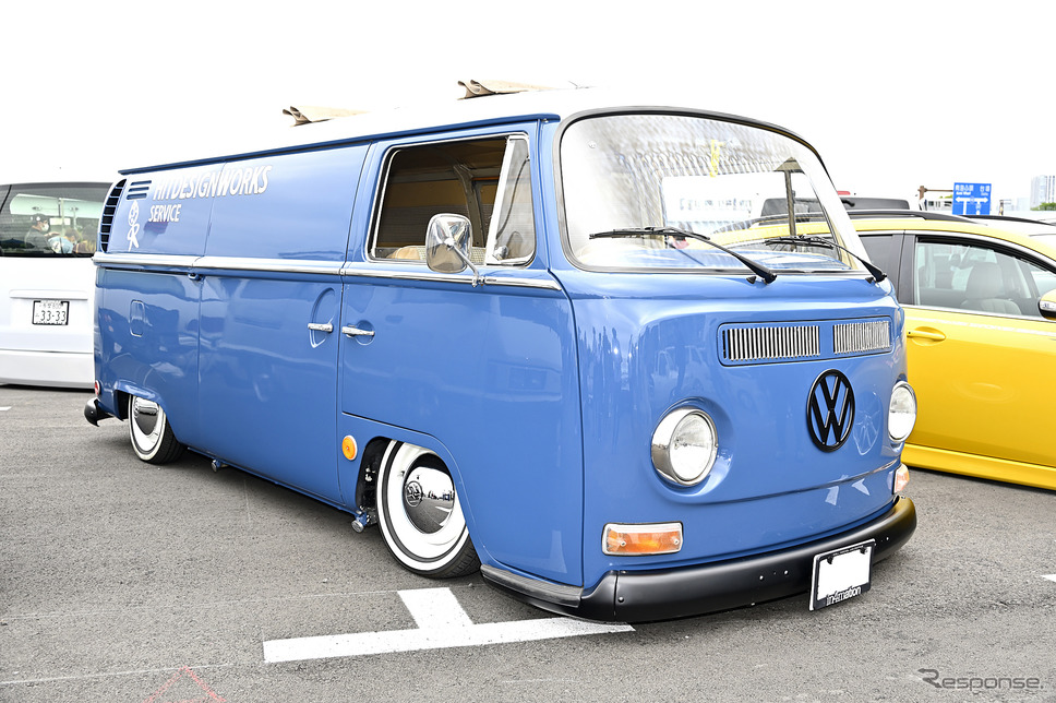 個性的な装いアメリカンワンボックスが面白い!…34th MOONEYES Street Car Nationals写真撮影:雪岡直樹