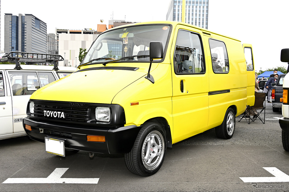 個性的な装いアメリカンワンボックスが面白い!…34th MOONEYES Street Car Nationals写真撮影:雪岡直樹