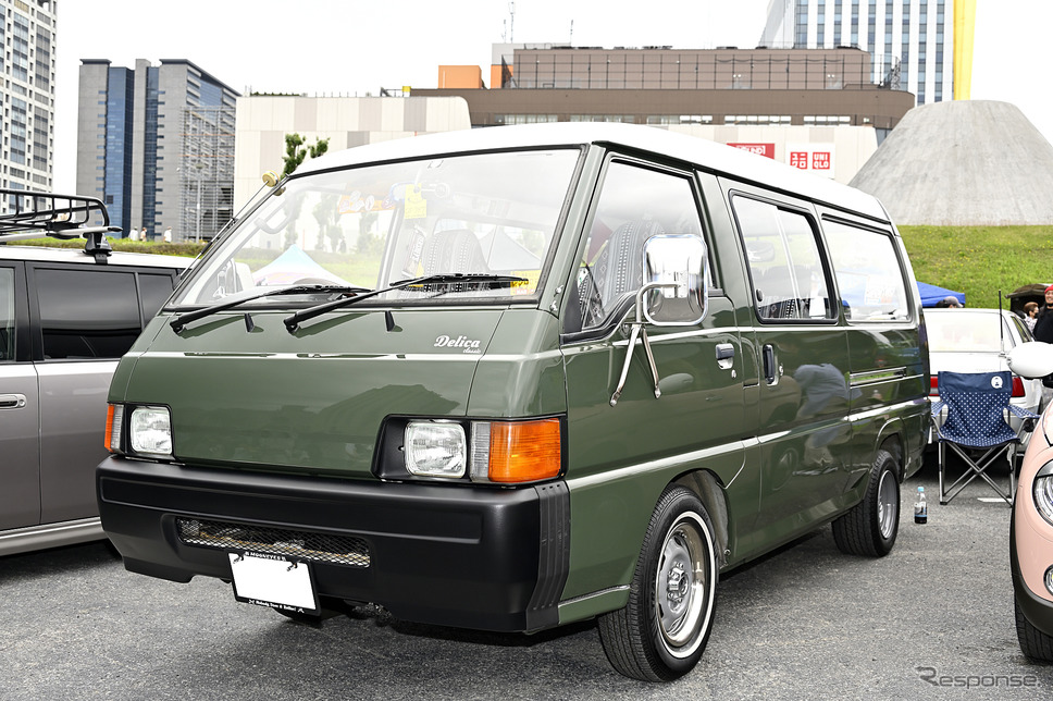 個性的な装いアメリカンワンボックスが面白い!…34th MOONEYES Street Car Nationals写真撮影:雪岡直樹