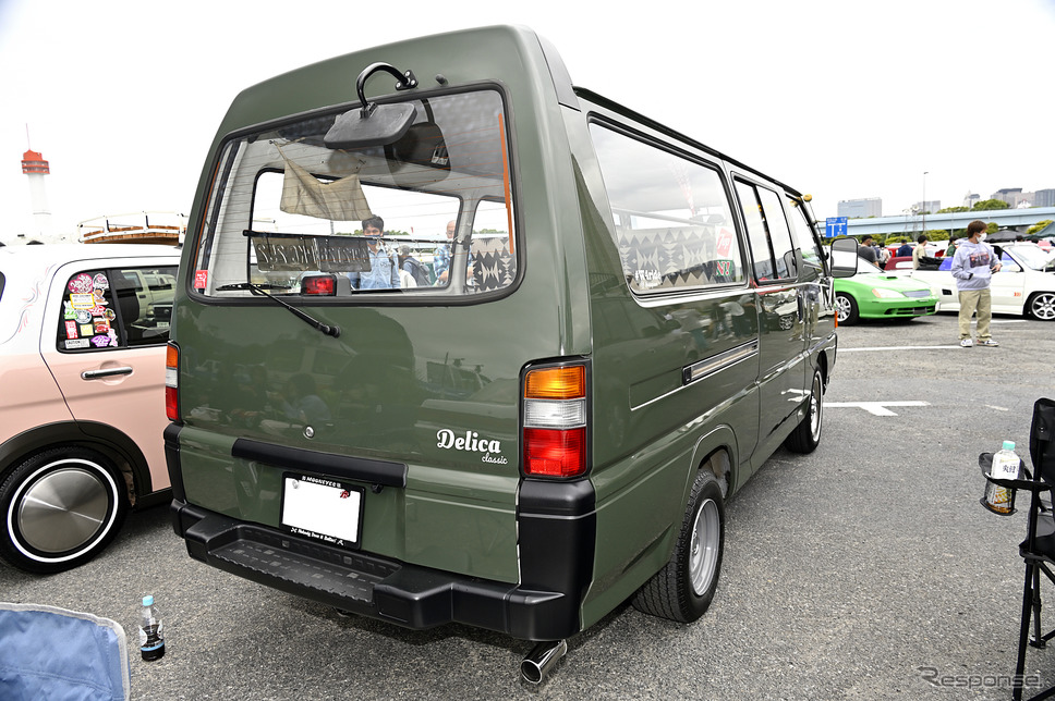 個性的な装いアメリカンワンボックスが面白い!…34th MOONEYES Street Car Nationals写真撮影:雪岡直樹