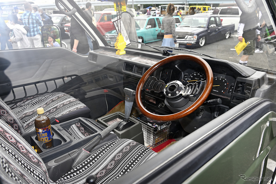 個性的な装いアメリカンワンボックスが面白い!…34th MOONEYES Street Car Nationals写真撮影:雪岡直樹