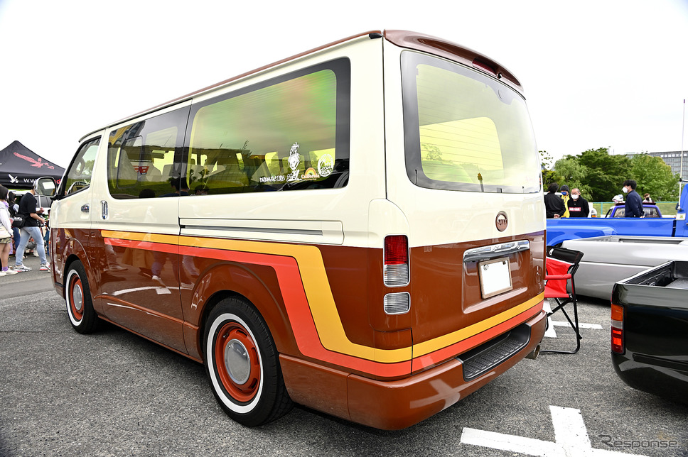 個性的な装いアメリカンワンボックスが面白い!…34th MOONEYES Street Car Nationals写真撮影:雪岡直樹