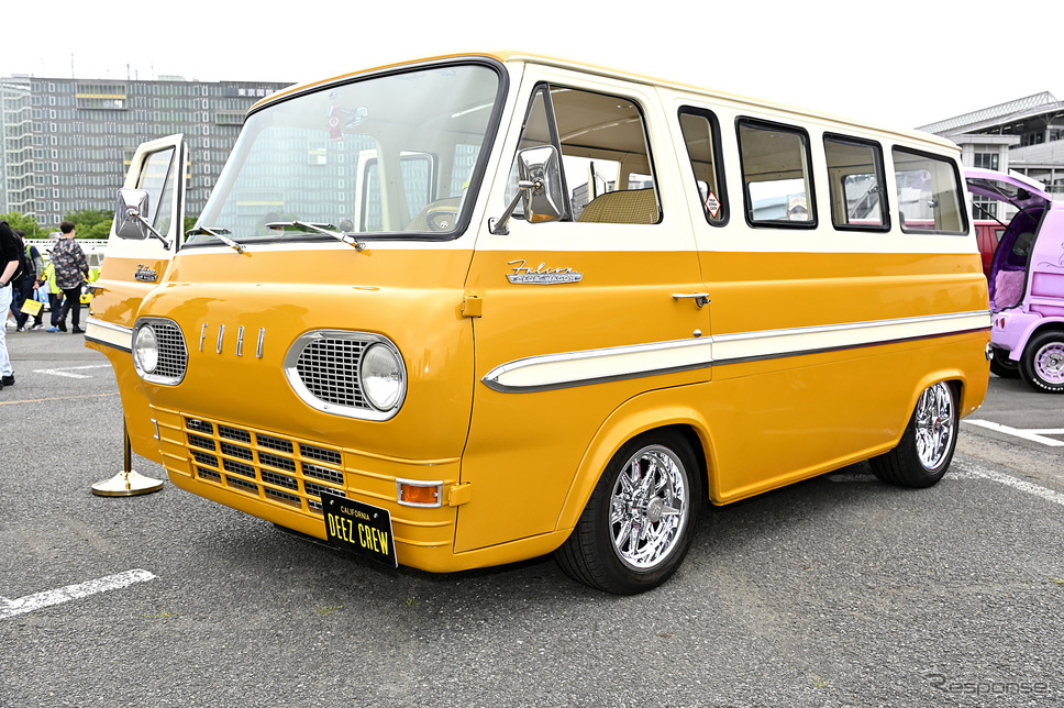 個性的な装いアメリカンワンボックスが面白い!…34th MOONEYES Street Car Nationals写真撮影:雪岡直樹