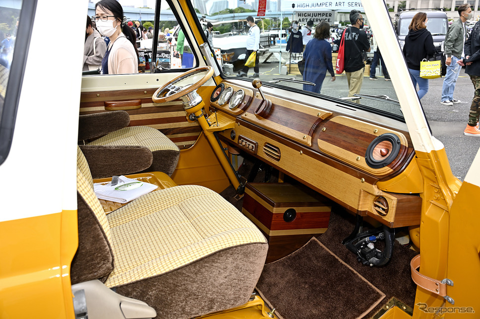 個性的な装いアメリカンワンボックスが面白い!…34th MOONEYES Street Car Nationals写真撮影:雪岡直樹
