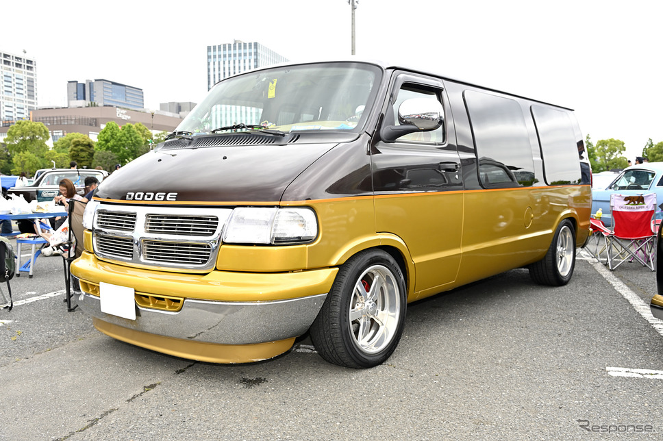 個性的な装いアメリカンワンボックスが面白い!…34th MOONEYES Street Car Nationals写真撮影:雪岡直樹