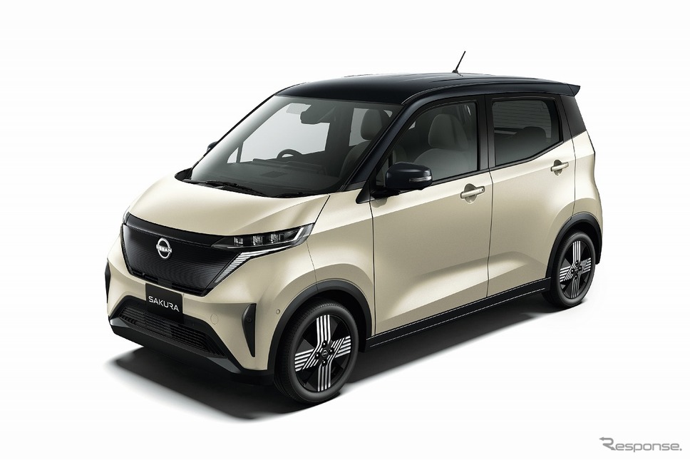 日産サクラ(フローズンバニラパール/ブラック 2トーン)《写真提供 日産自動車》