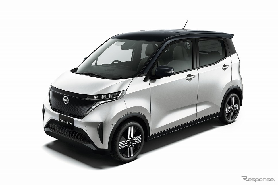 日産サクラ(ホワイトパール/ブラック 2トーン)《写真提供 日産自動車》