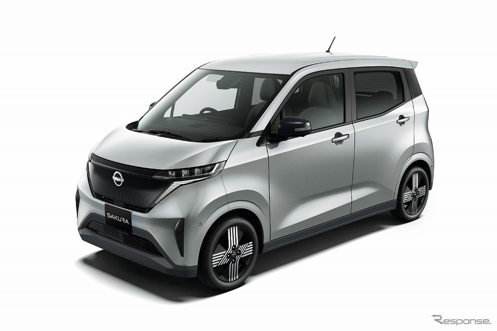 日産サクラ(スターリングシルバー)《写真提供 日産自動車》