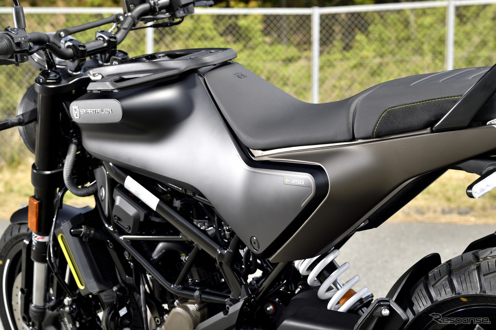 ハスクバーナ スヴァルトピレン250《写真撮影 雪岡直樹》