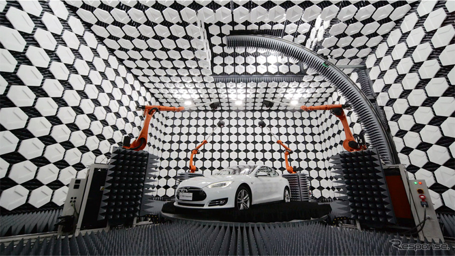 コネクテッドカー向け無線通信性能計測システム《写真提供 東陽テクニカ》