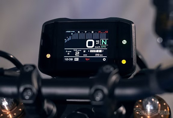 3.5インチフルカラーTFTメーター《写真提供 ヤマハ発動機》