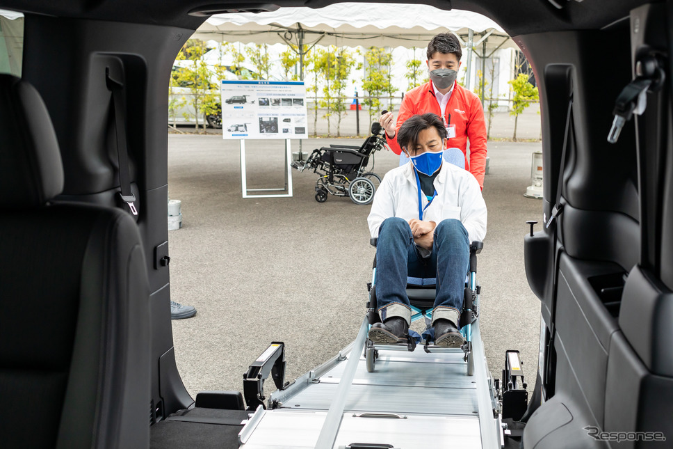 ホンダ ステップワゴンスパーダ 車いす仕様車《写真撮影 山本圭吾》