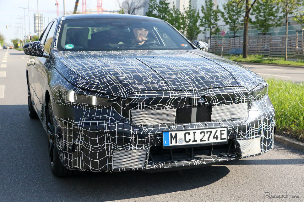 BMW i5 プロトタイプ(スクープ写真)《APOLLO NEWS SERVICE》