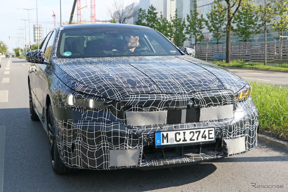 BMW i5 プロトタイプ(スクープ写真)《APOLLO NEWS SERVICE》