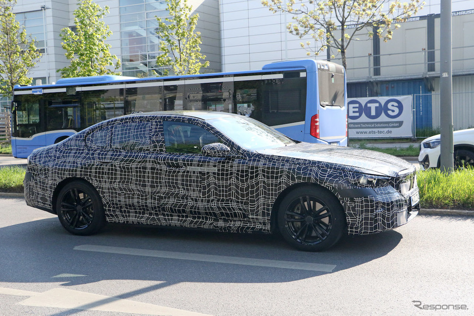 BMW i5 プロトタイプ(スクープ写真)《APOLLO NEWS SERVICE》