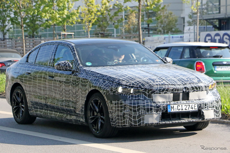 BMW i5 プロトタイプ(スクープ写真)《APOLLO NEWS SERVICE》