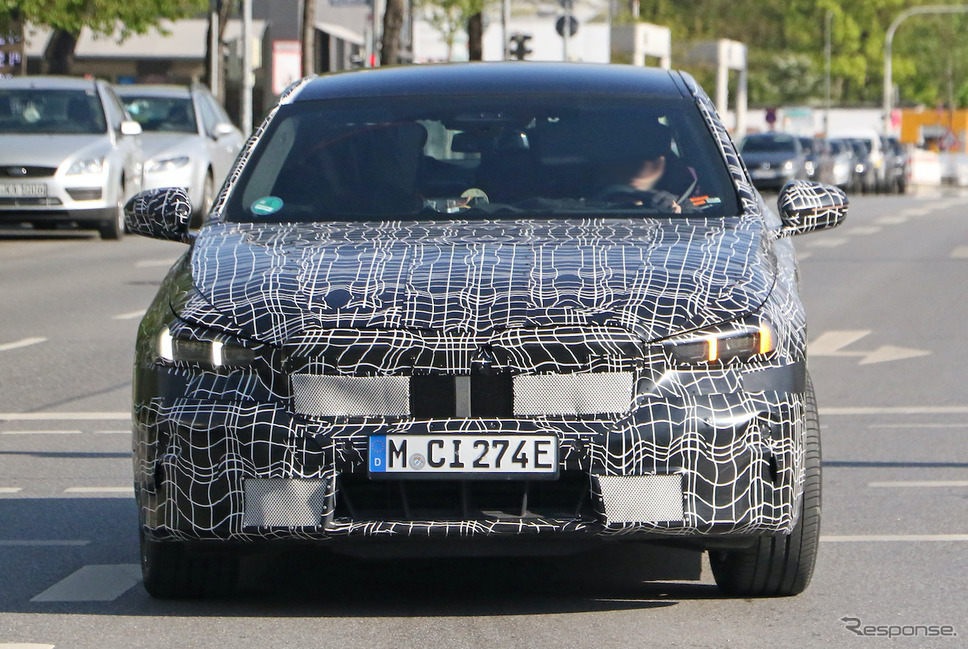 BMW i5 プロトタイプ(スクープ写真)《APOLLO NEWS SERVICE》