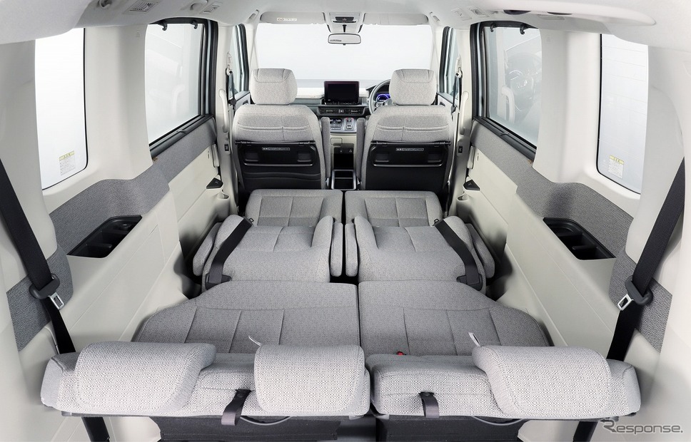 ホンダ ステップワゴン e:HEV エアー インテリア《写真提供 本田技研工業》