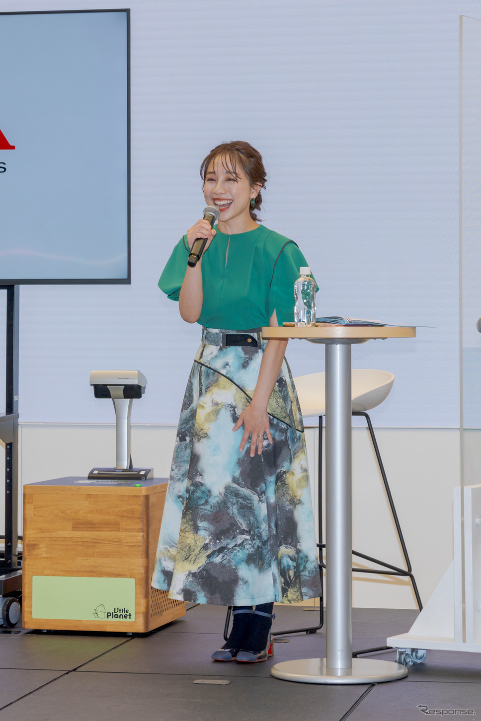 2児の母でもあるタレントの鈴木あきえさんが登場。《写真撮影 関口敬文》