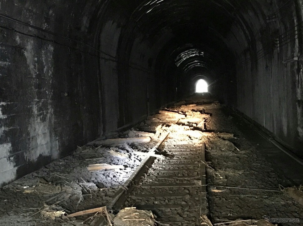 彦山〜筑前岩屋間釈迦岳トンネル(災害直後)《写真提供 九州旅客鉄道》