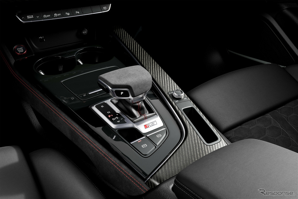 アウディ RS4 アバント の「コンペティション・プラス・パッケージ」《photo by Audi》