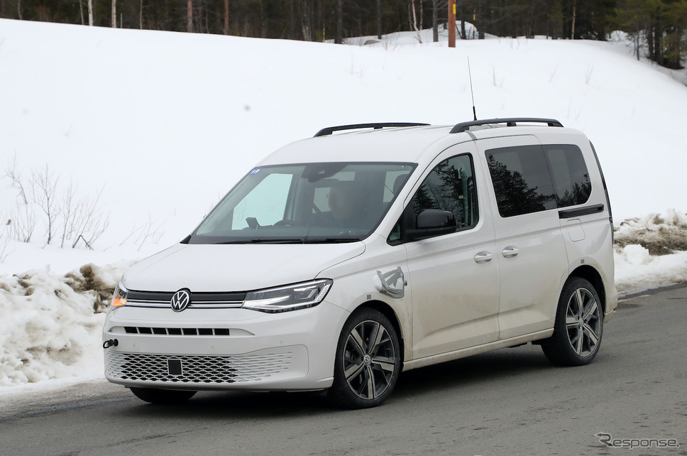 VW キャディ PHEV プロトタイプ(スクープ写真)《APOLLO NEWS SERVICE》