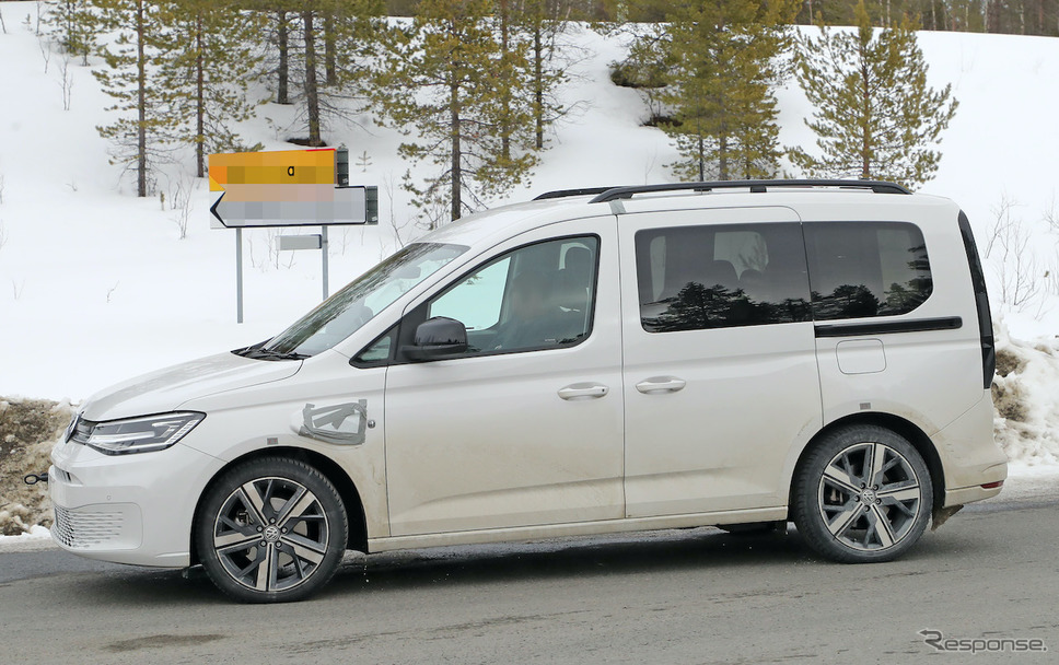 VW キャディ PHEV プロトタイプ(スクープ写真)《APOLLO NEWS SERVICE》
