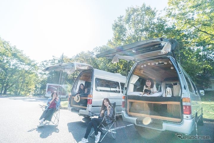 カメラガールズの広島県三原市 バンライフ/車中泊体験の様子(2021年)《写真提供 Carstay》