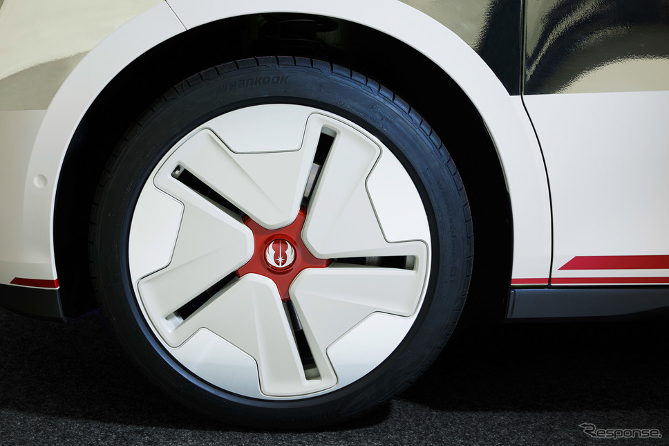 フォルクスワーゲン ID.Buzz の「ライトサイド・エディション」《photo by VW》