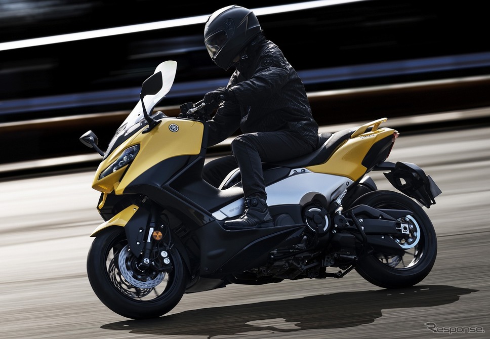 ヤマハ TMAX560 ABS（イエロー）《写真提供 ヤマハ発動機》