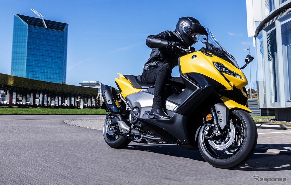 ヤマハ TMAX560 ABS（イエロー）《写真提供 ヤマハ発動機》